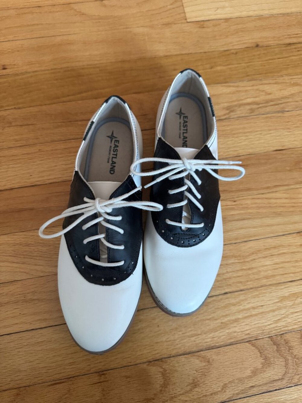 Eastland Women's Black & White Sadie Oxfords - Saddle Shoes Golf US 10 EUR 42 - Picture 2 of 8